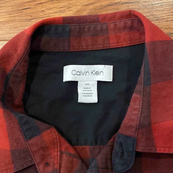 Calvin Klein Black & Red Plaid Shirt Men’s LG - Picture 2 of 4
